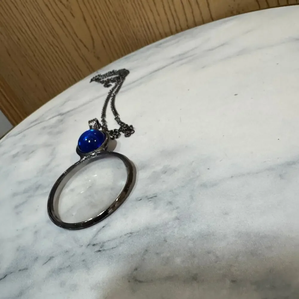 Magnifier glass necklace - Picture 3 of 6